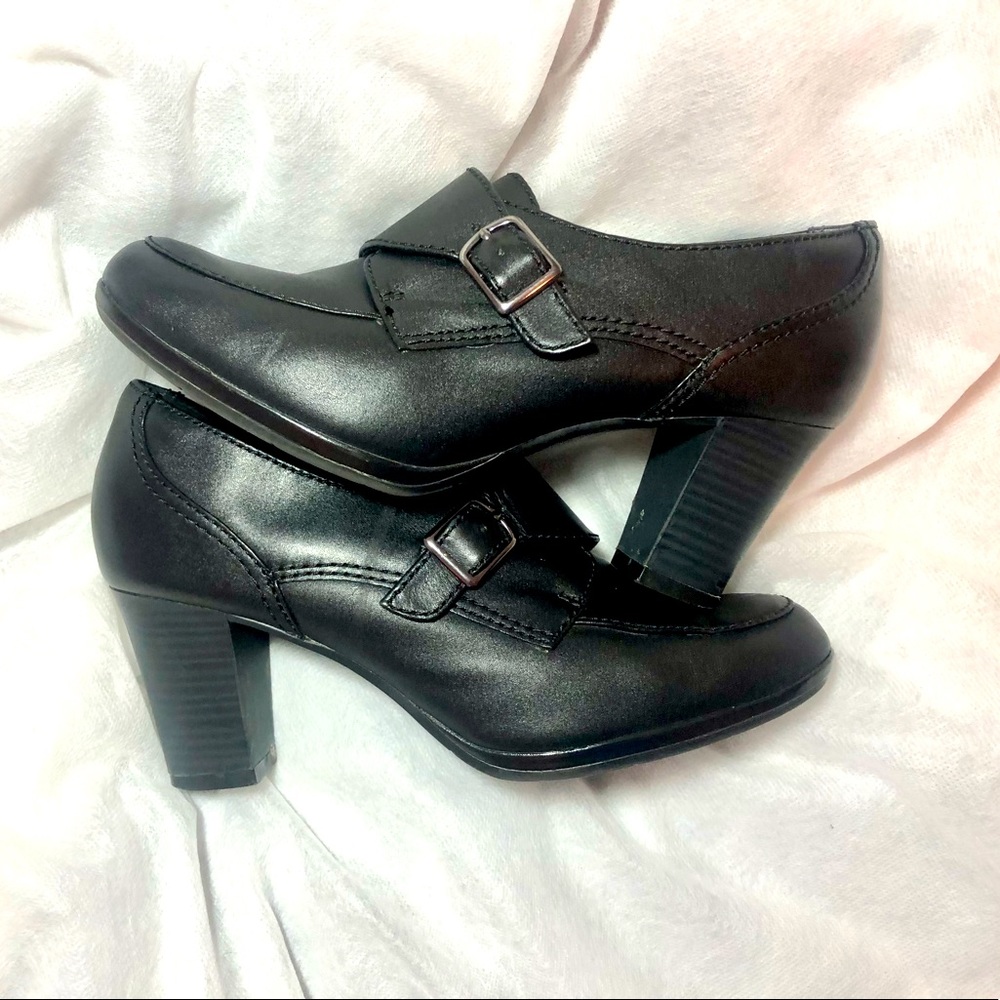 Women’s Clark’s Collections Square Heel Size 7.5